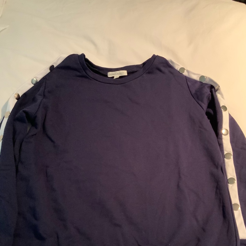 Honey Punch women’s Cold shoulder Sweatshirt Size Small
